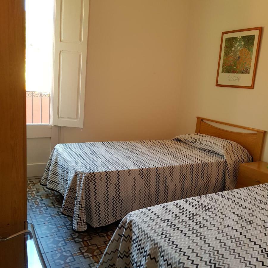 Apartamentos Nouvilas Portbou Zewnętrze zdjęcie